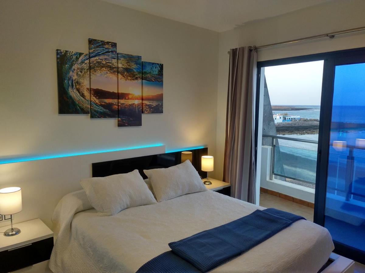 Ocean Front Apartment Tetir Buitenkant foto
